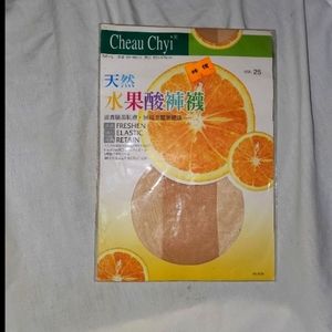 Nude color pantyhose